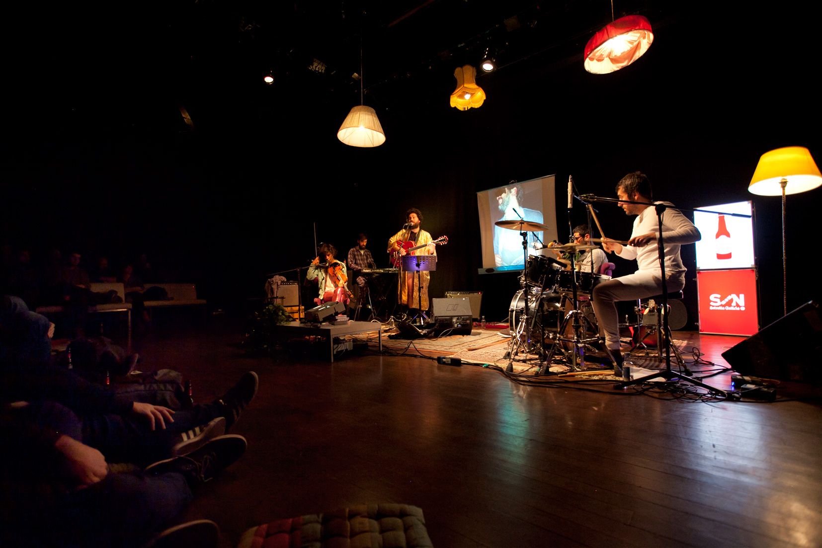 MANOS DE TOPO EN TEATRO DEL ARTE