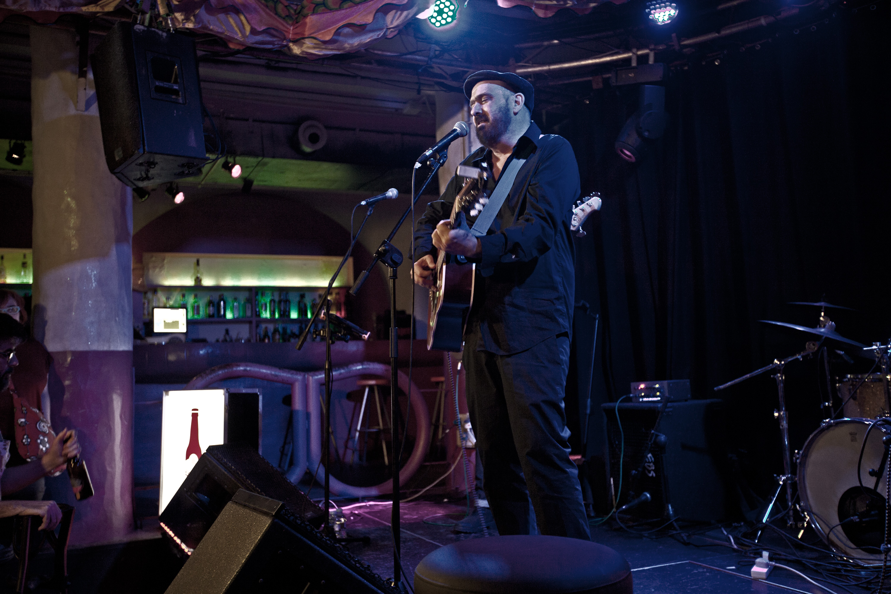 Mark Eitzel en sala Taboo foto Theyedropper